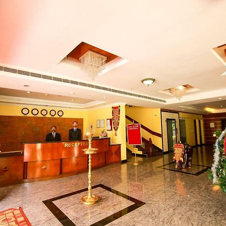 Hotel Meadows International Kizhake Chālakudi Kültér fotó